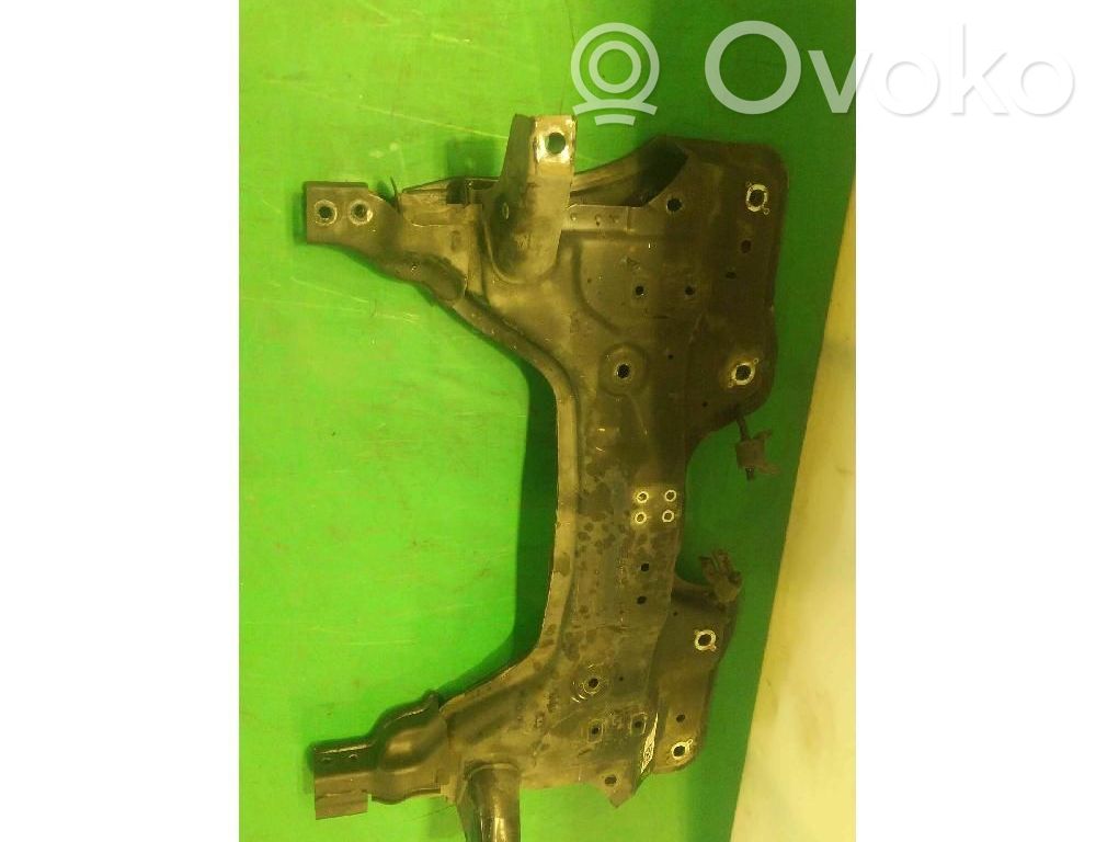 Opel Corsa E Priekinis traversas 
