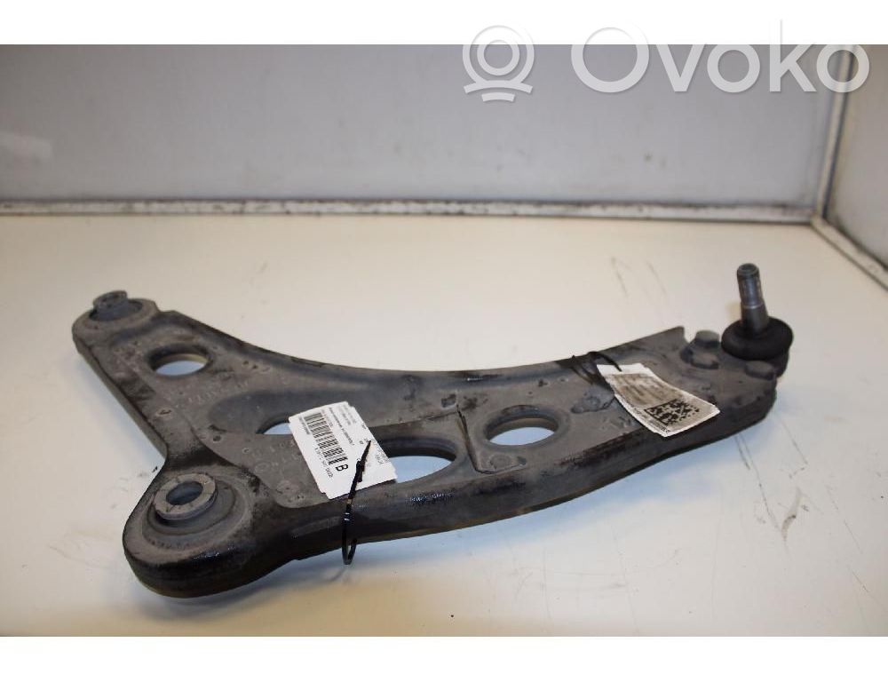Opel Vivaro Basculă inferioară față 