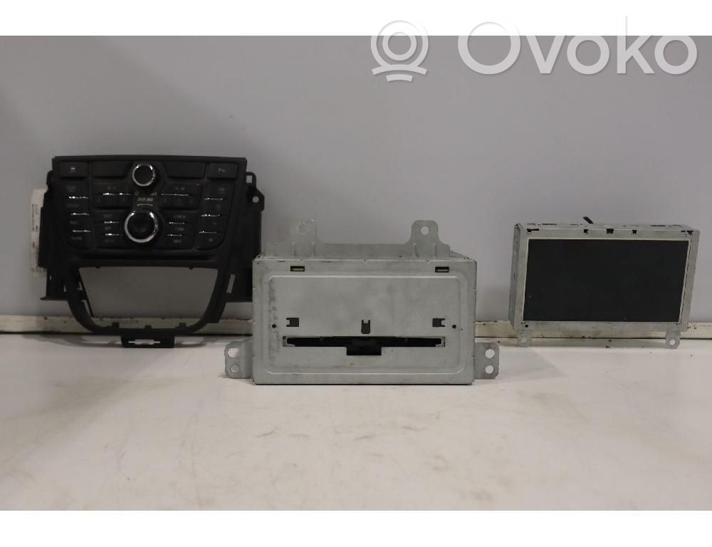 Panel / Radioodtwarzacz CD/DVD/GPS   22739814