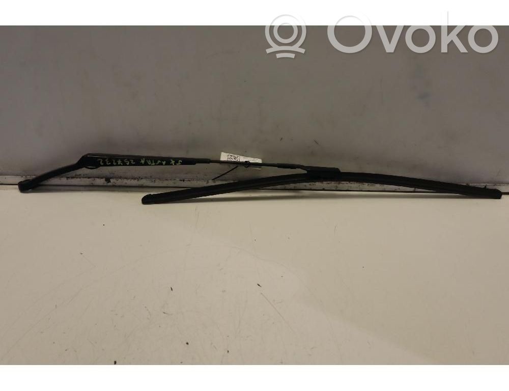 Opel Astra J Ramię wycieraczki szyby przedniej / czołowej 