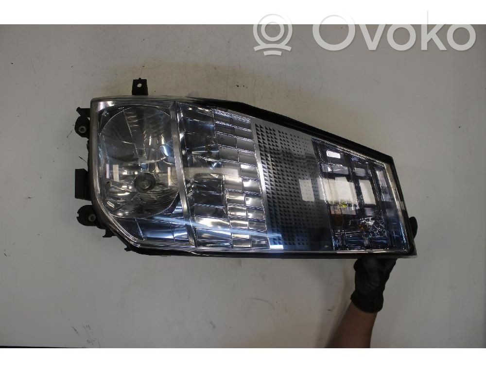 Renault Maxity Phare frontale 