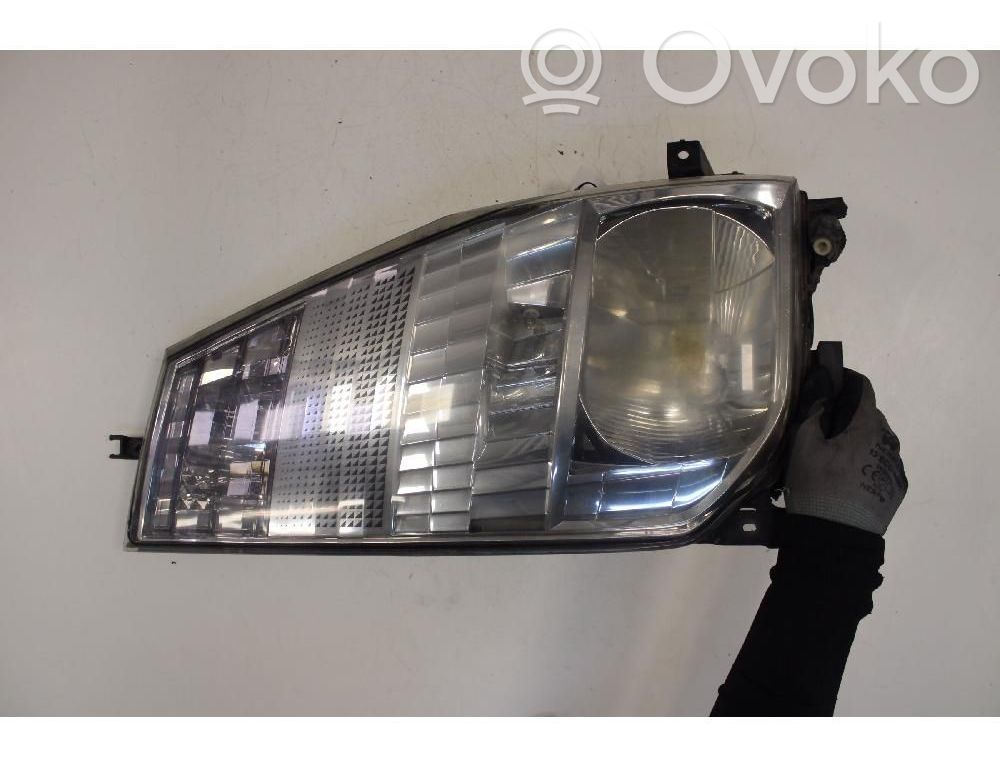 Renault Maxity Phare frontale 