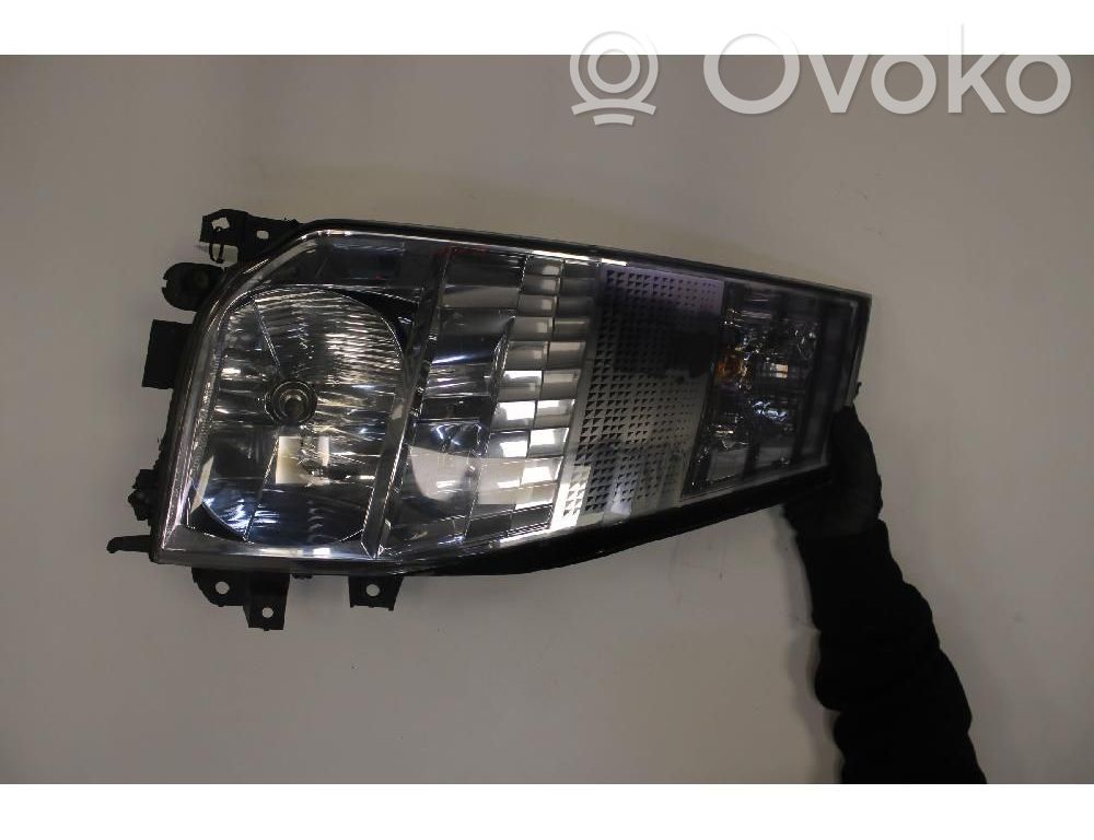 Renault Maxity Phare frontale 