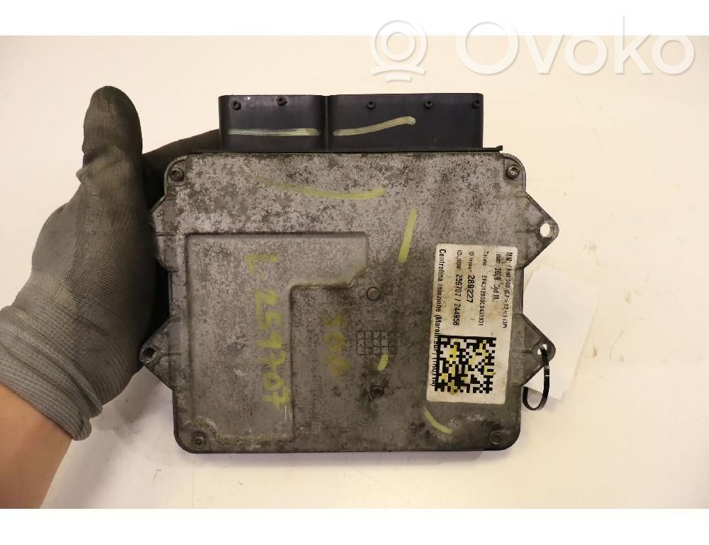 Fiat 500 Unité / module de commande d'injection de carburant 