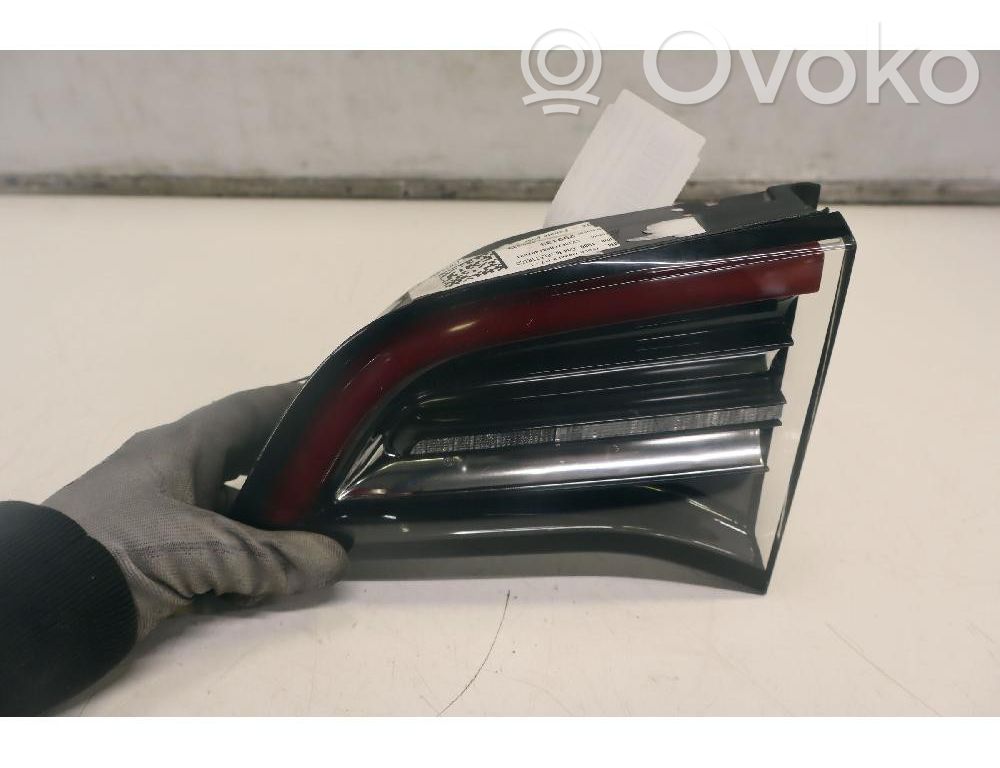 Tesla Model 3 Lampy tylnej klapy bagażnika