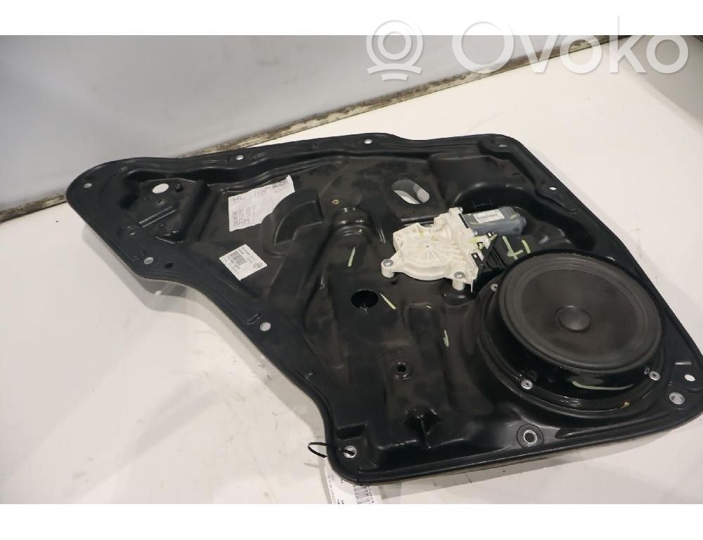 Volkswagen Tiguan Regulador manual de la ventanilla trasera