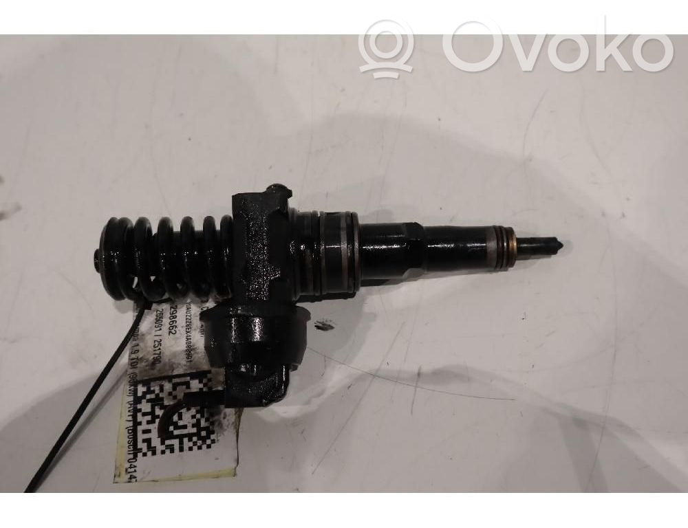 Audi A4 S4 B6 8E 8H Wtryskiwacz paliwa