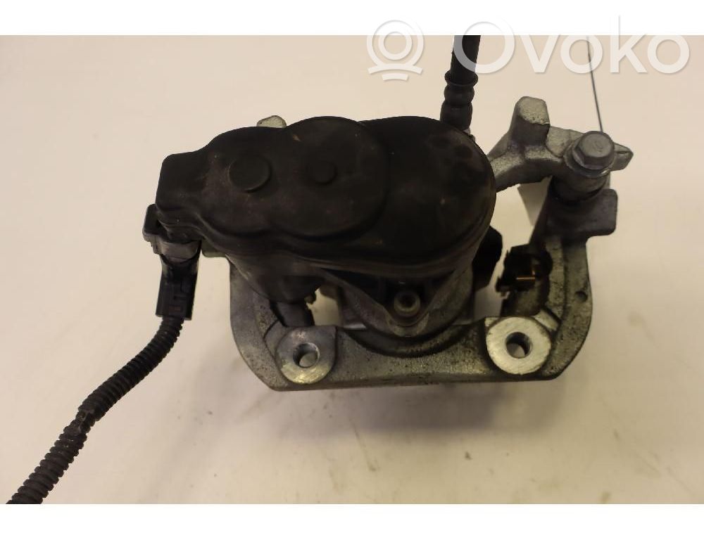Toyota Yaris Cross Pinza del freno posteriore 
