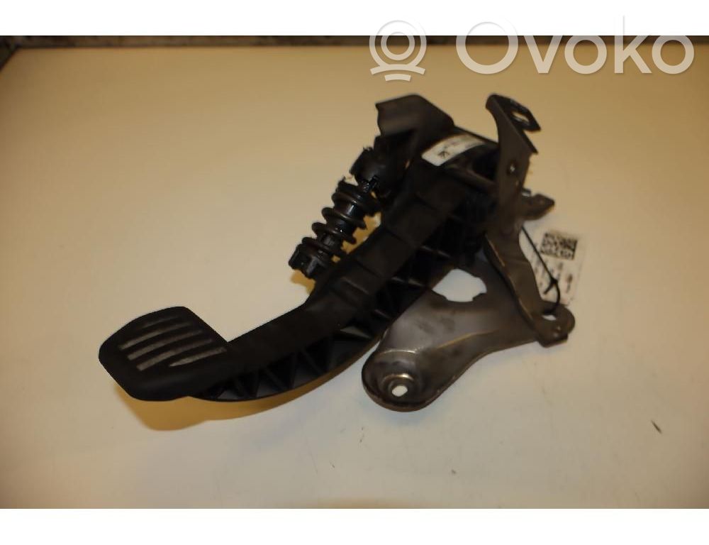 Volvo S60 Sankabos pedalas 