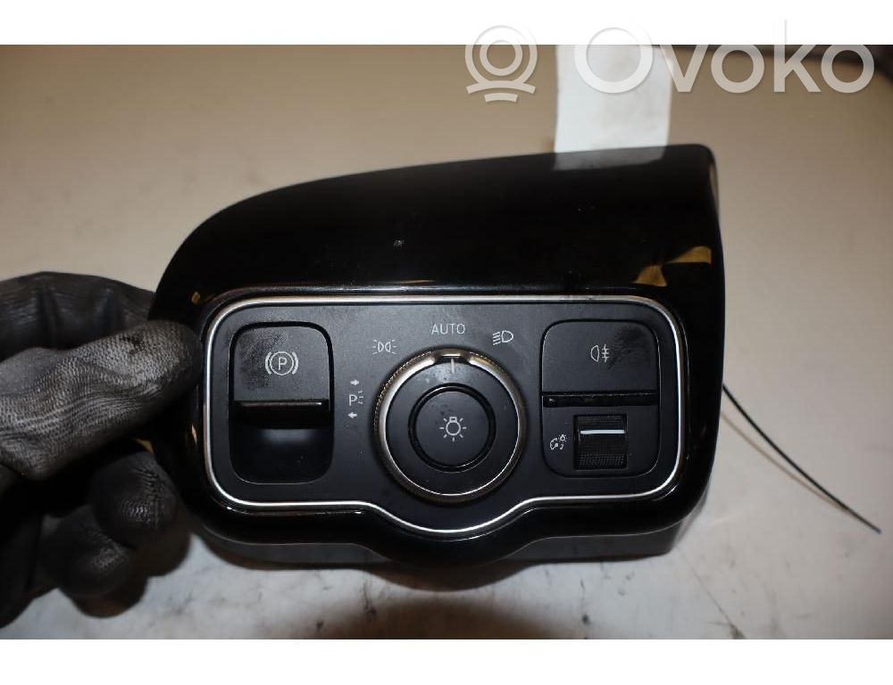 Mercedes-Benz A W177 Interruttore luci