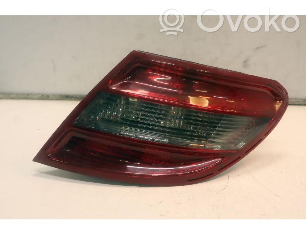 Lampa tylna