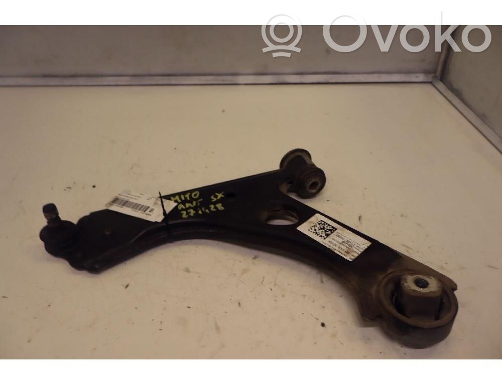 Alfa Romeo Mito Braccio di controllo sospensione anteriore inferiore/braccio oscillante