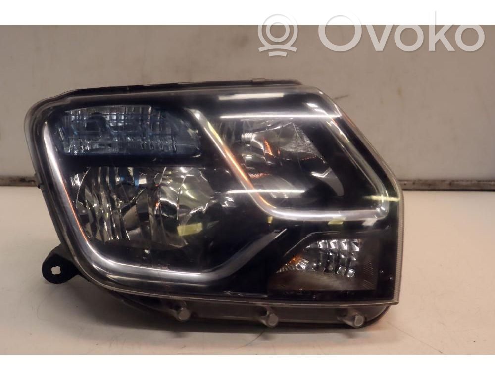 Dacia Duster Headlight/headlamp 