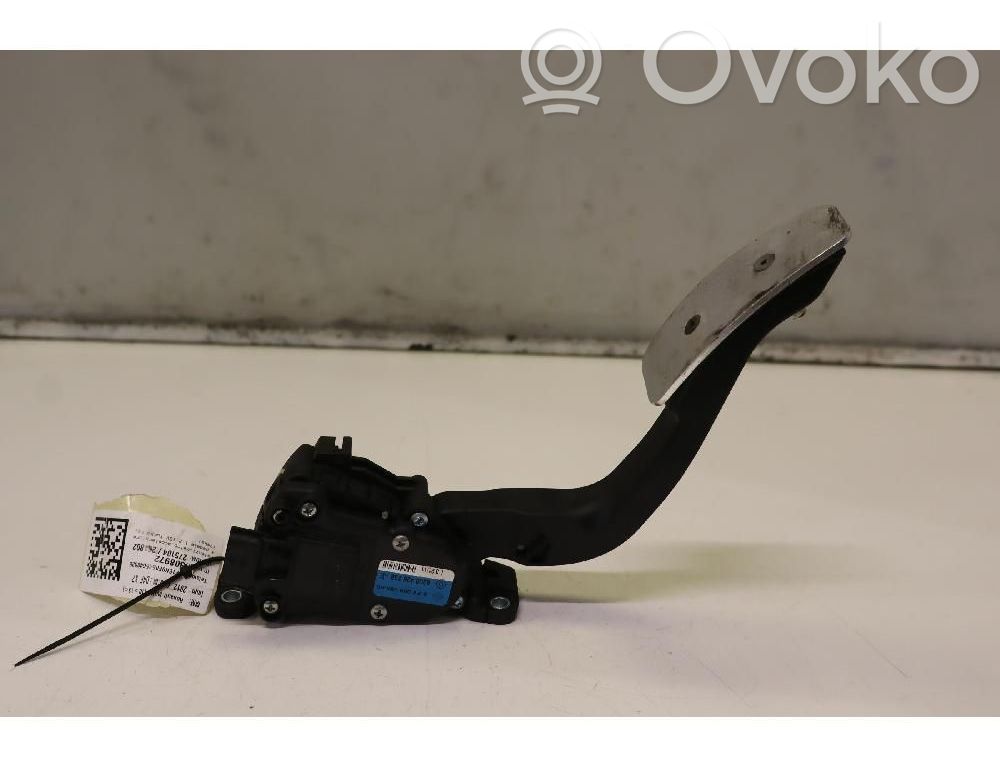 Pedal del acelerador   8200426238
