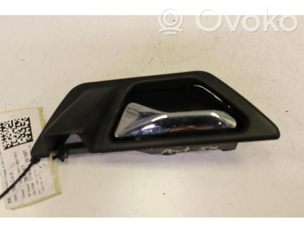 Mercedes-Benz E W124 Poignée inférieure de porte avant 