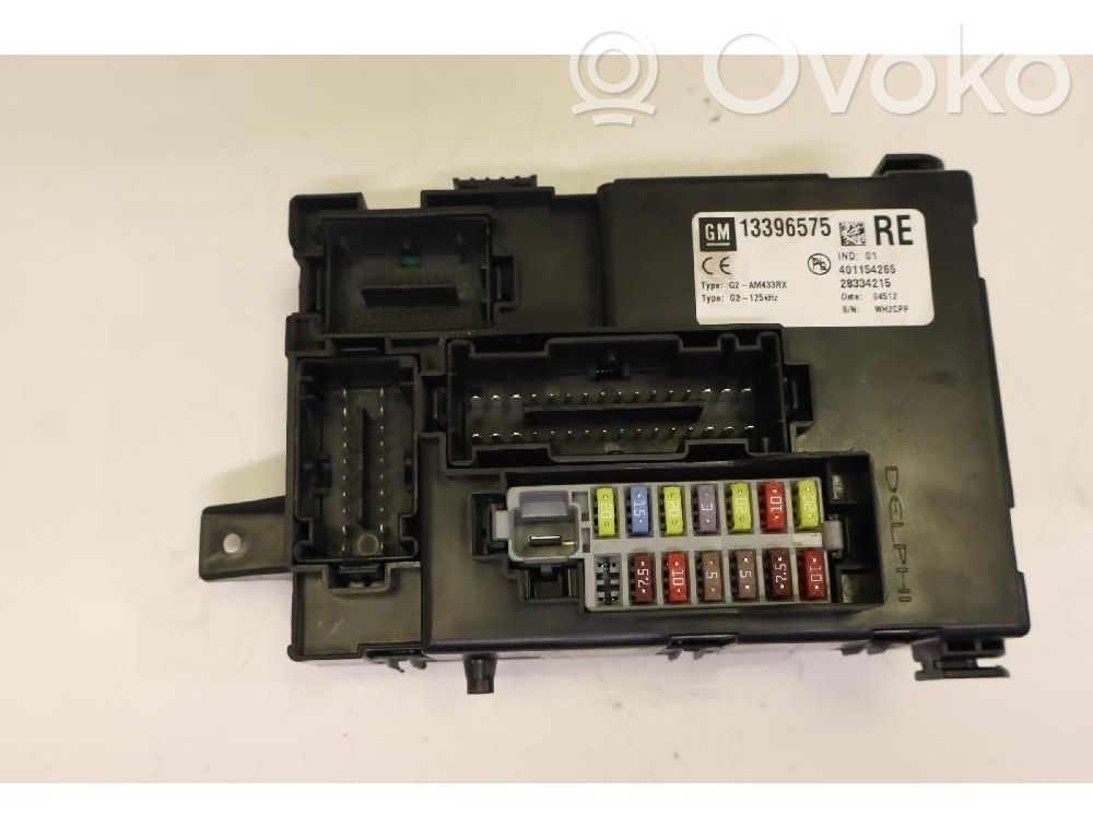 Opel Meriva B Fuse module 