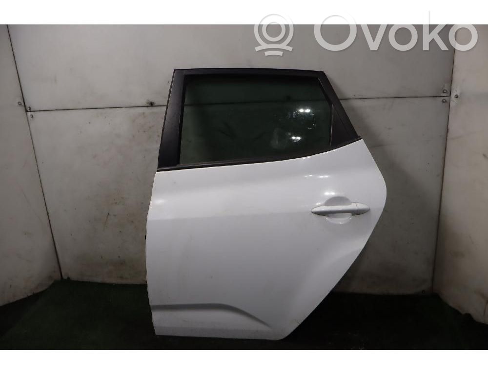 Porte arrière   770031P000