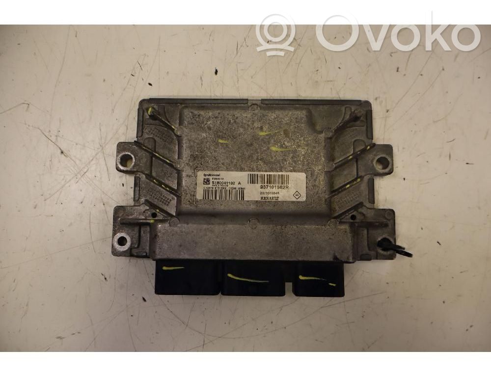Renault Clio III Fuel injection control unit/module 
