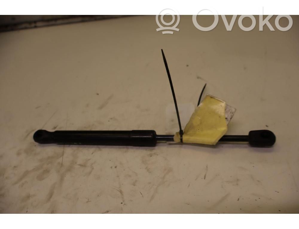Audi A4 S4 B6 8E 8H Siłownik maski przedniej 