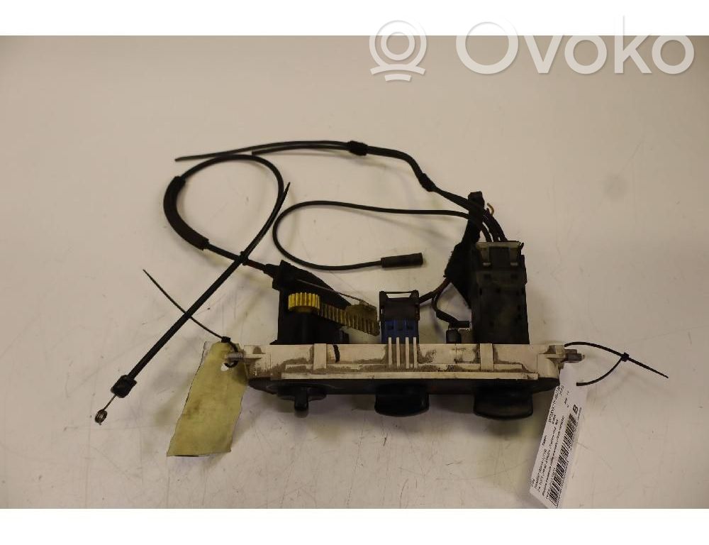 Panel klimatyzacji   YC1H18D451A