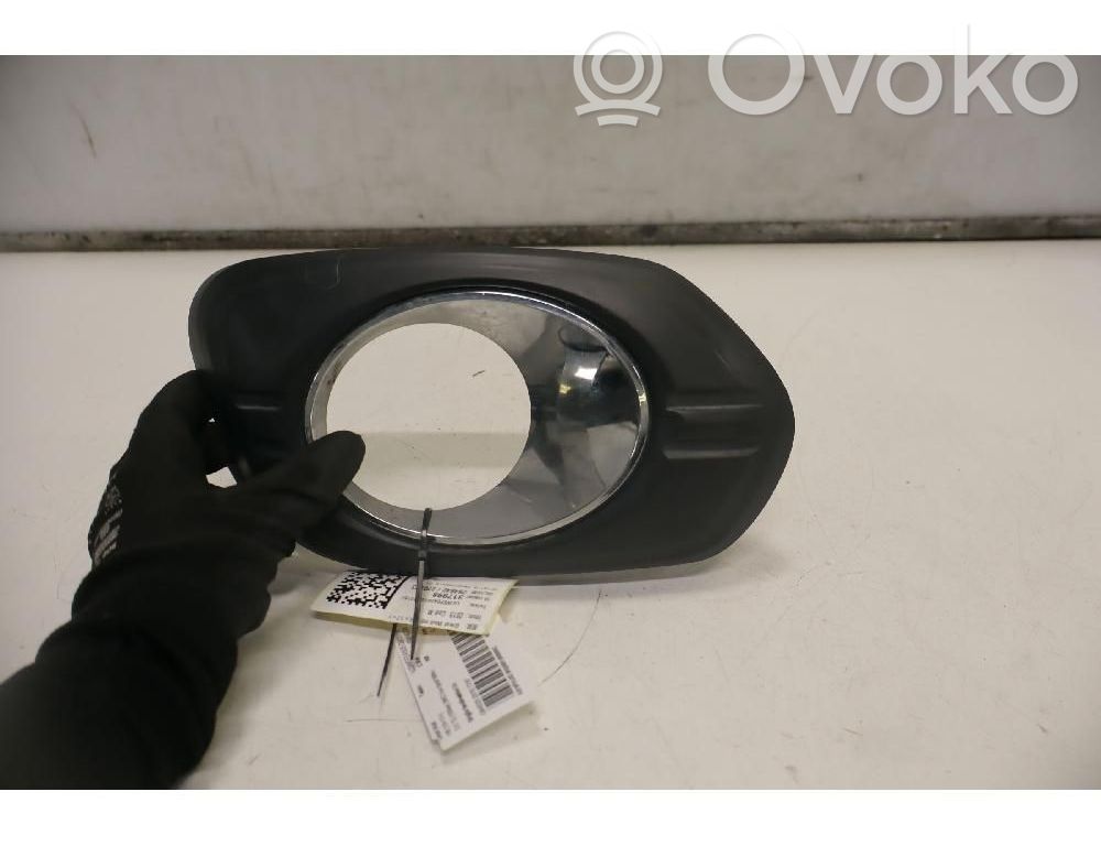Verkleidung Nebelscheinwerfer / Gitter vorne