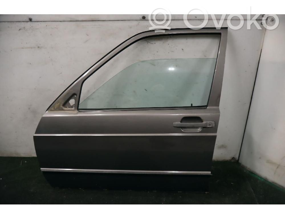 Mercedes-Benz 190 W201 Drzwi przednie 