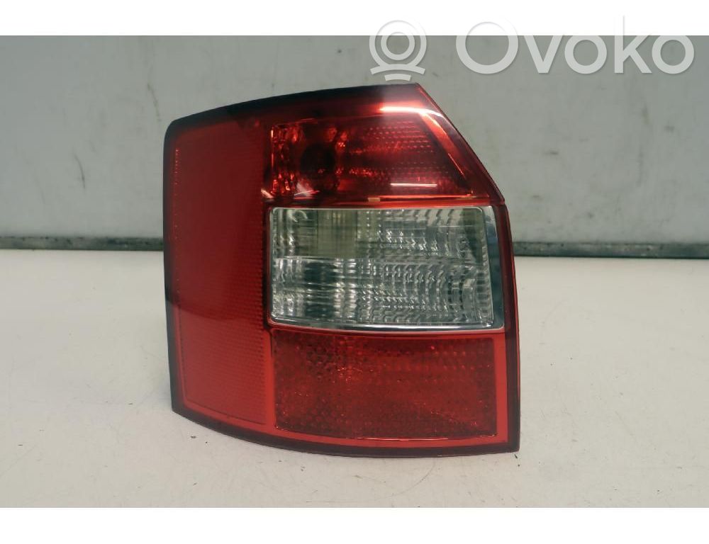 Lampa tylna   8E9945095