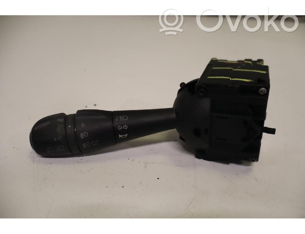 Dacia Duster Light switch 