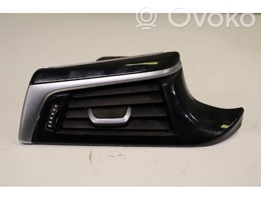 BMW 5 G30 G31 G38 Boczna kratka nawiewu deski rozdzielczej 