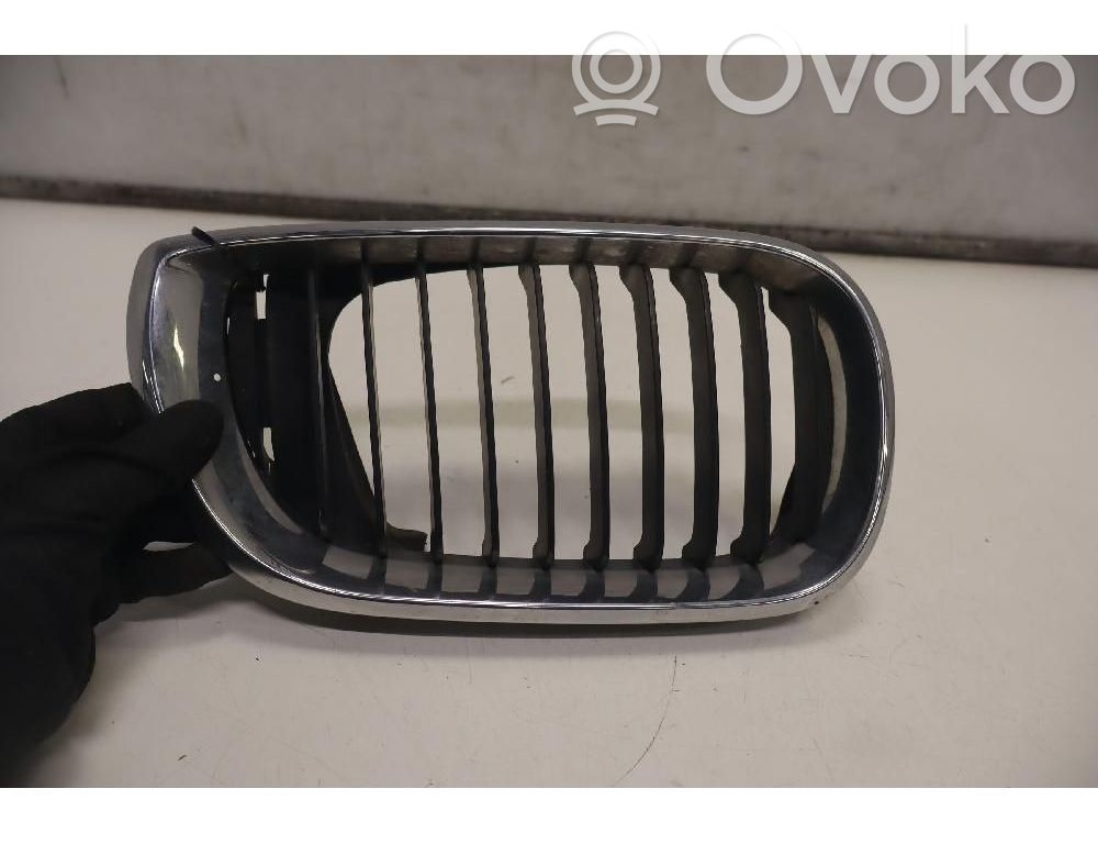 BMW 3 E46 Rejilla superior del radiador del parachoques delantero 