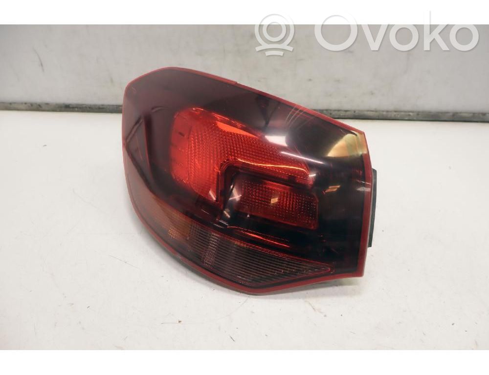 Opel Astra J Lampă spate în caroserie 