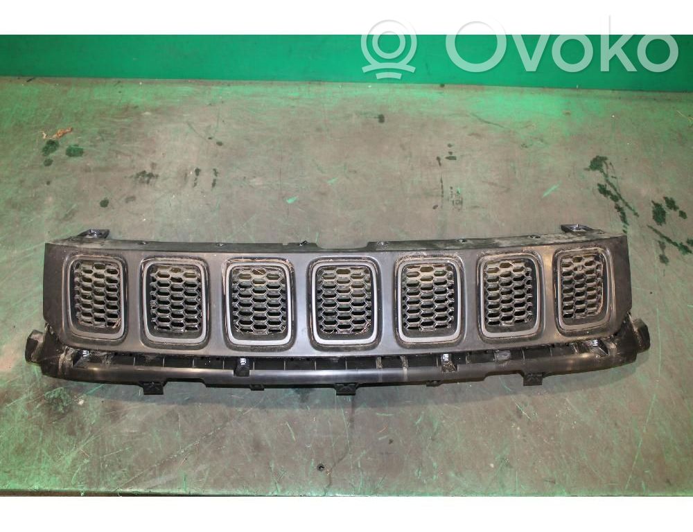 Jeep Compass Maskownica / Grill / Atrapa górna chłodnicy 