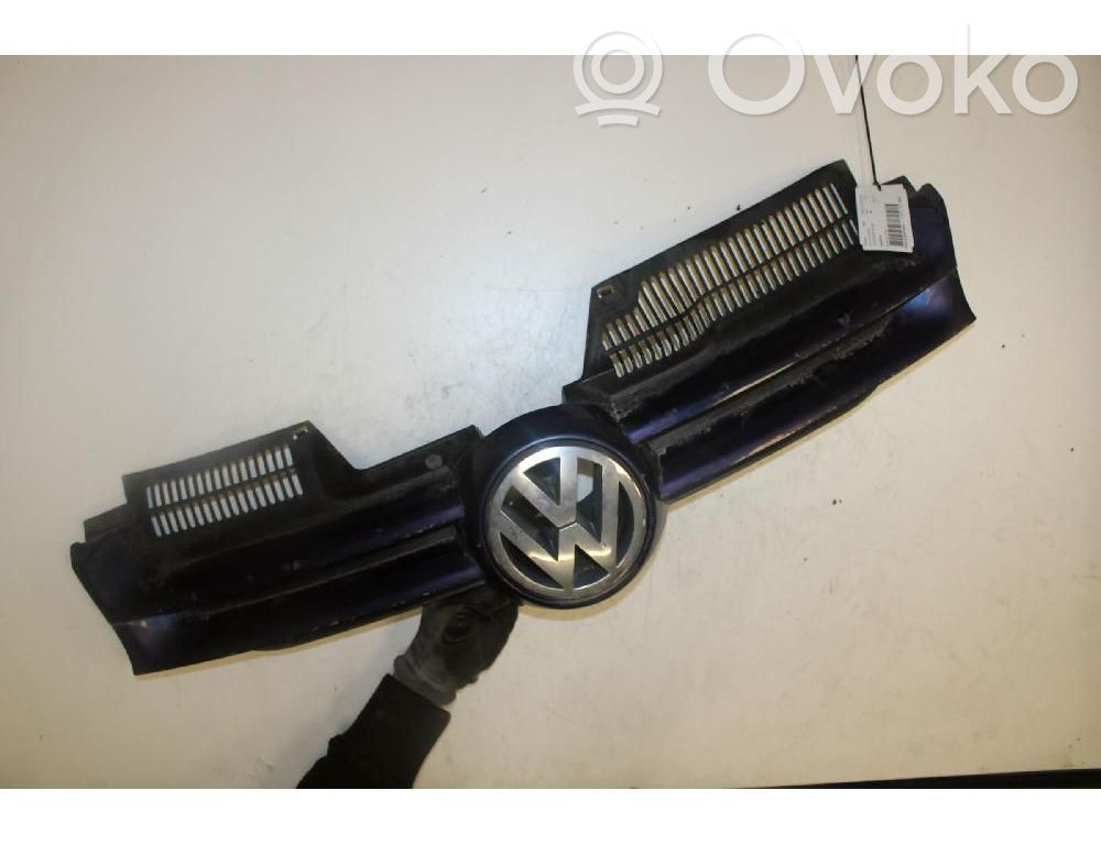 Volkswagen Golf V Grille calandre supérieure de pare-chocs avant
