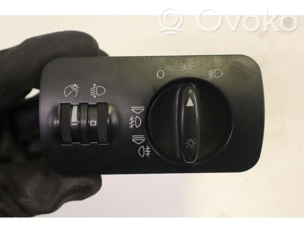 Interruptor de luz   8L1941531F