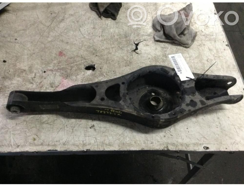 Volkswagen Touran I Braccio di controllo sospensione posteriore 