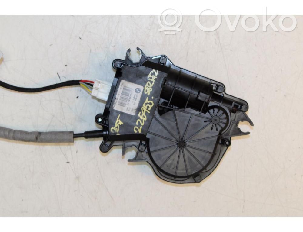 BMW 2 F45 Siłownik elektryczny podnoszenia klapy tylnej / bagażnika 