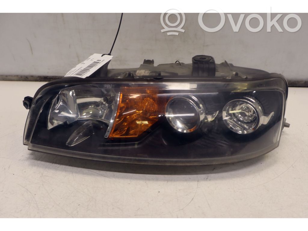 Fiat Punto (188) Lampa przednia 