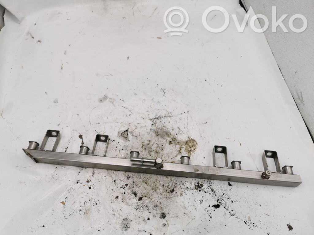 BMW 5 E60 E61 Degvielas maģistrālā caurule 