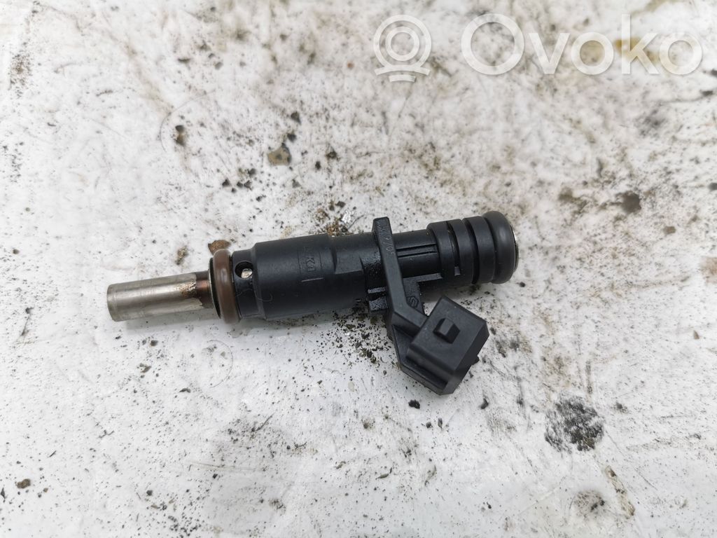 BMW 5 E60 E61 Fuel injector 