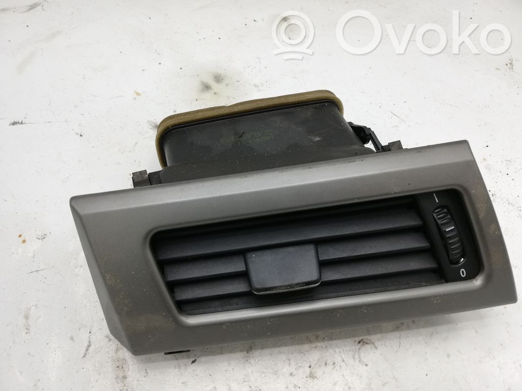 BMW 5 E60 E61 Šoninės oro grotelės 