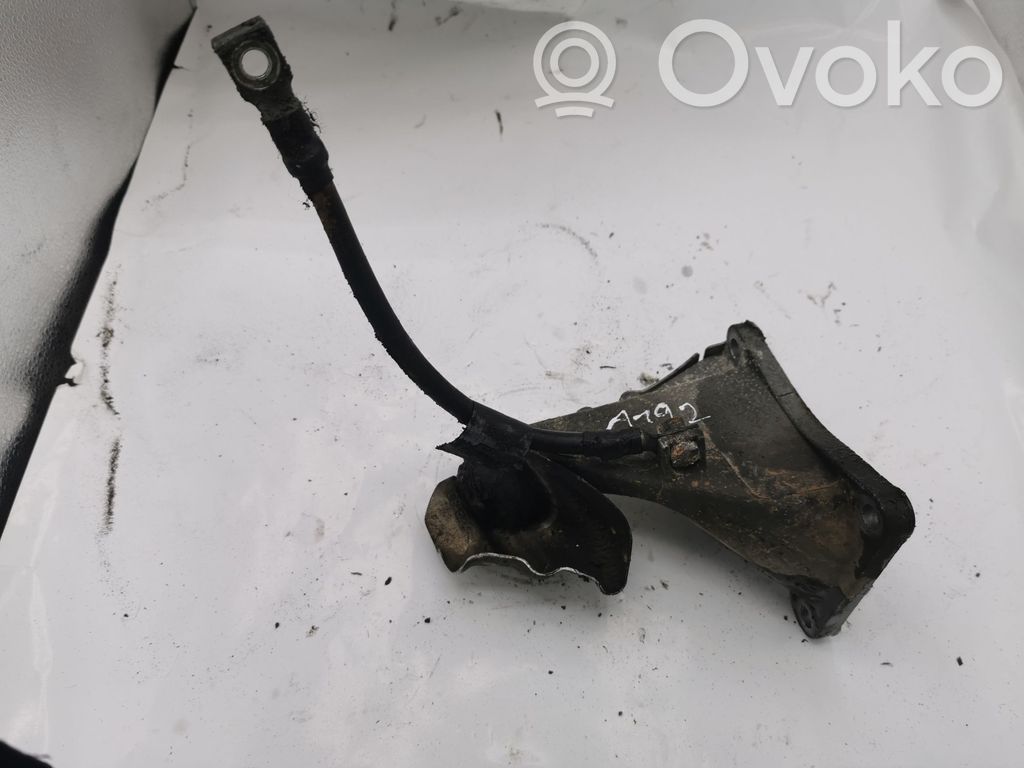 BMW 3 E46 Engine mounting bracket 