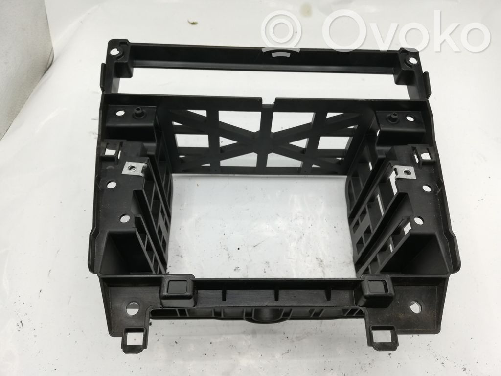 BMW 5 E60 E61 Moldura de la unidad delantera de radio/GPS 