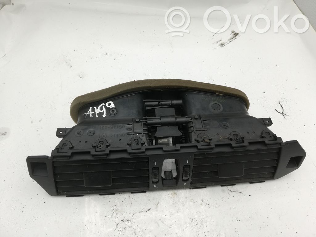 BMW 5 E60 E61 Centrinės oro grotelės 
