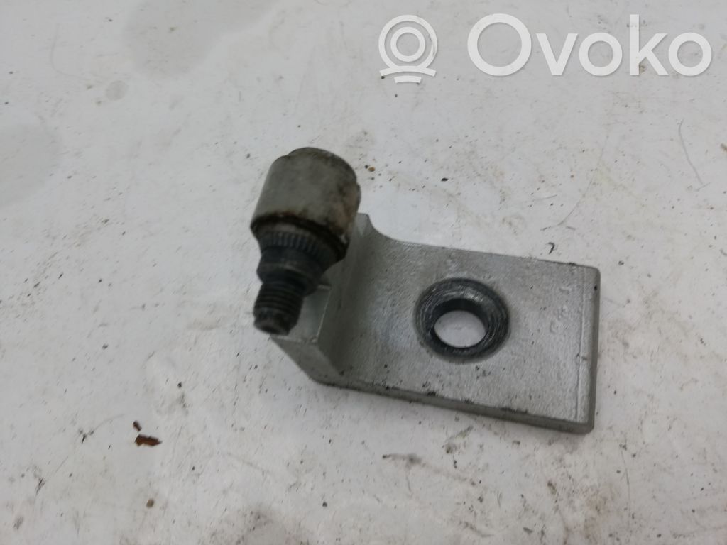 BMW 5 E60 E61 Front door lower hinge 