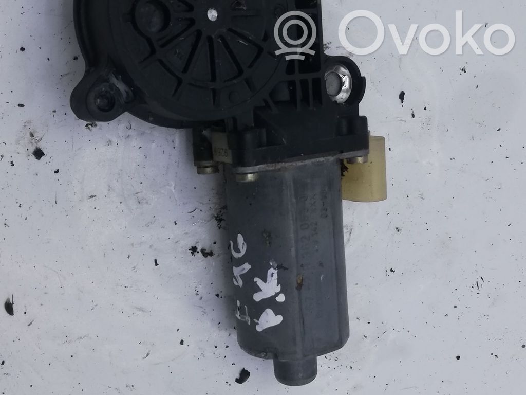 BMW 3 E46 Front door window regulator motor 