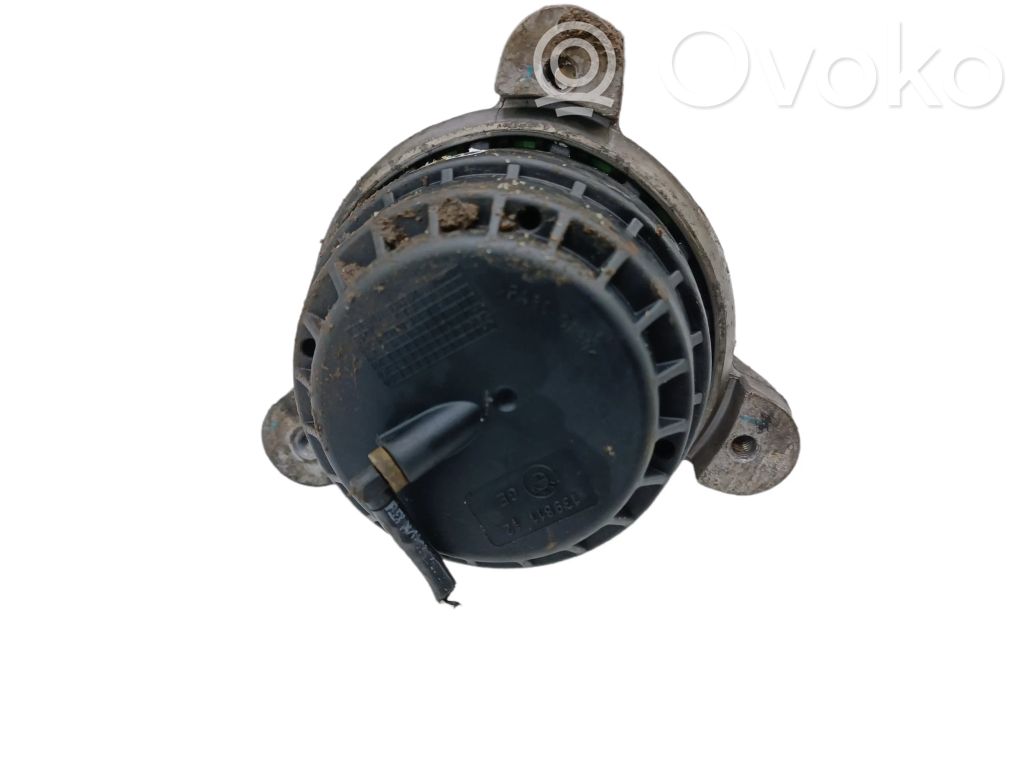 BMW 5 F10 F11 Dzinēja spilvens 