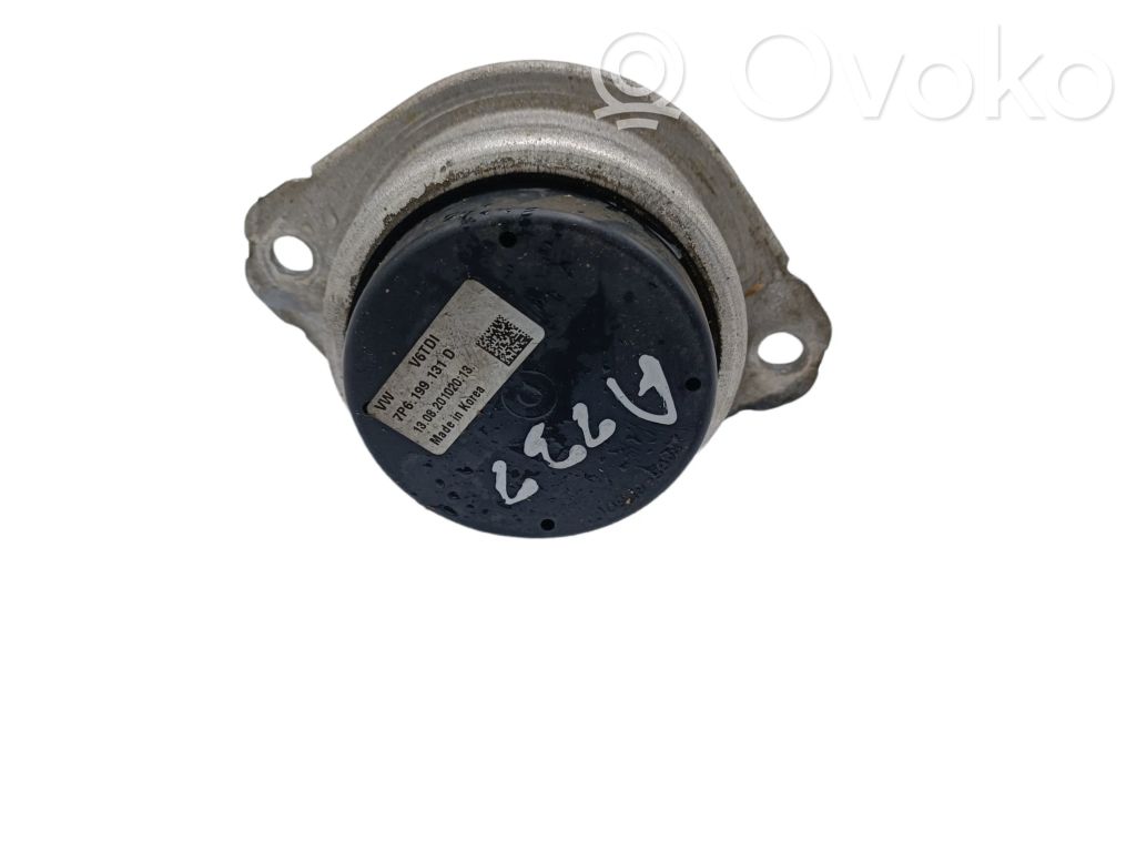Volkswagen Touareg II Engine mount bracket 