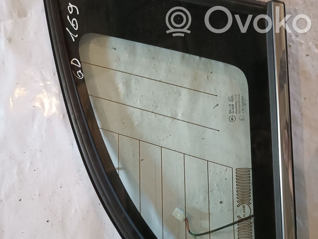 Suzuki Grand Vitara II Rear side window 