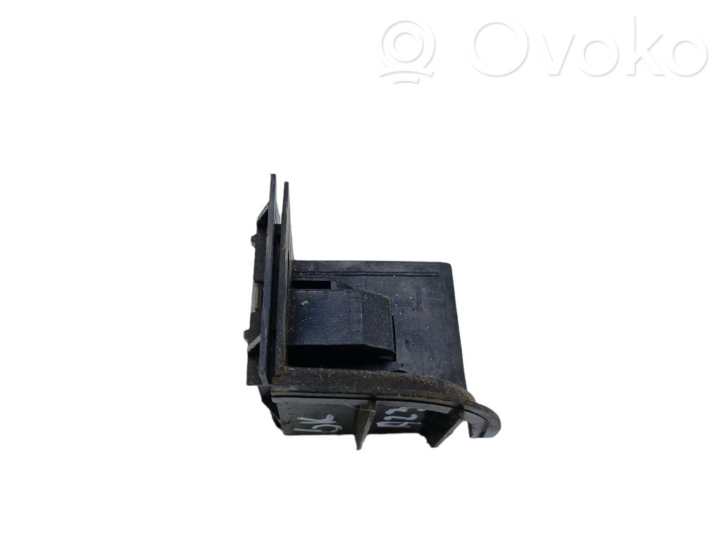 BMW X3 E83 Parcel shelf load cover mount bracket 