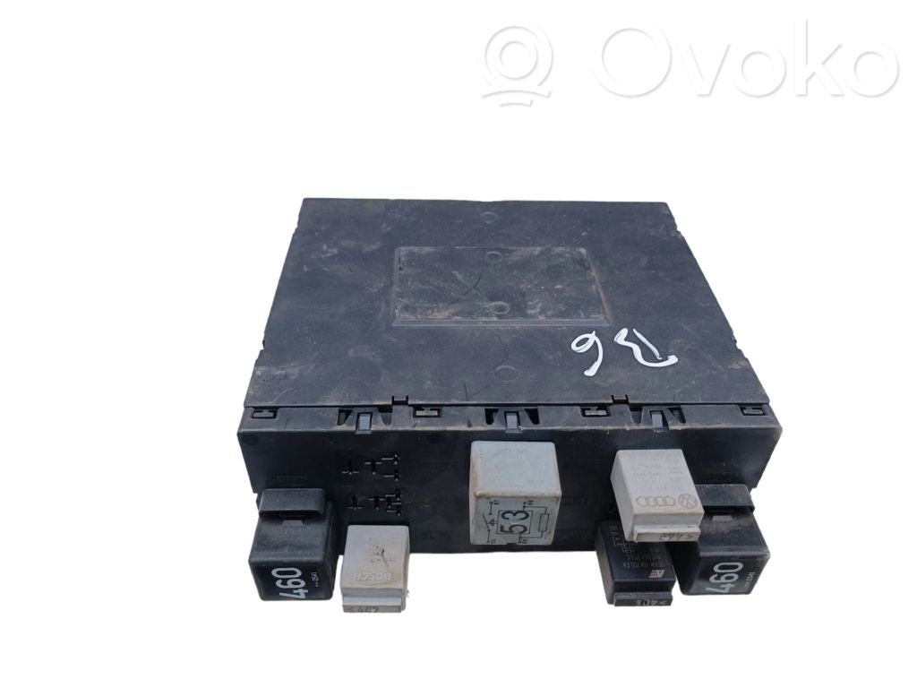 Volkswagen PASSAT B6 Fuse module 